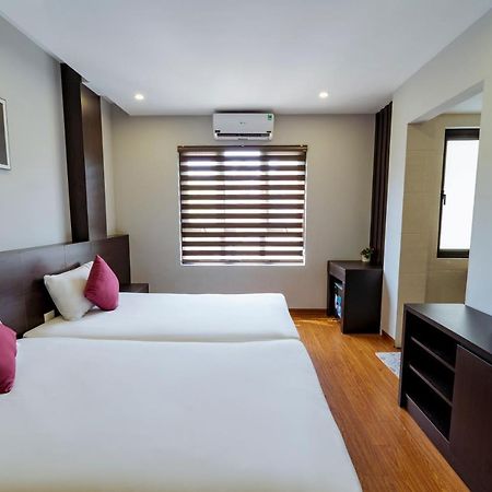Ivy Hotel Ha Long Bagian luar foto