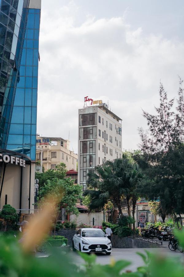Ivy Hotel Ha Long Bagian luar foto