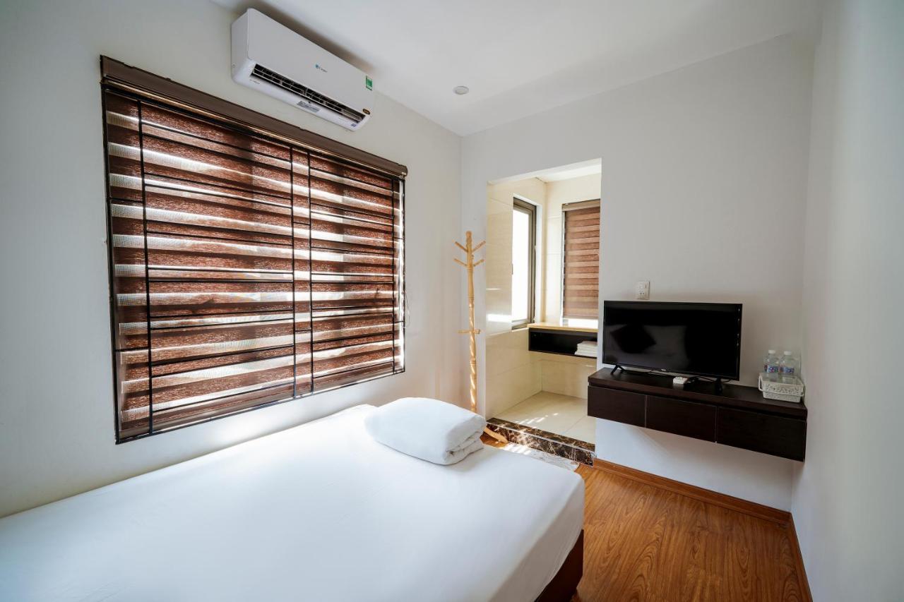 Ivy Hotel Ha Long Bagian luar foto