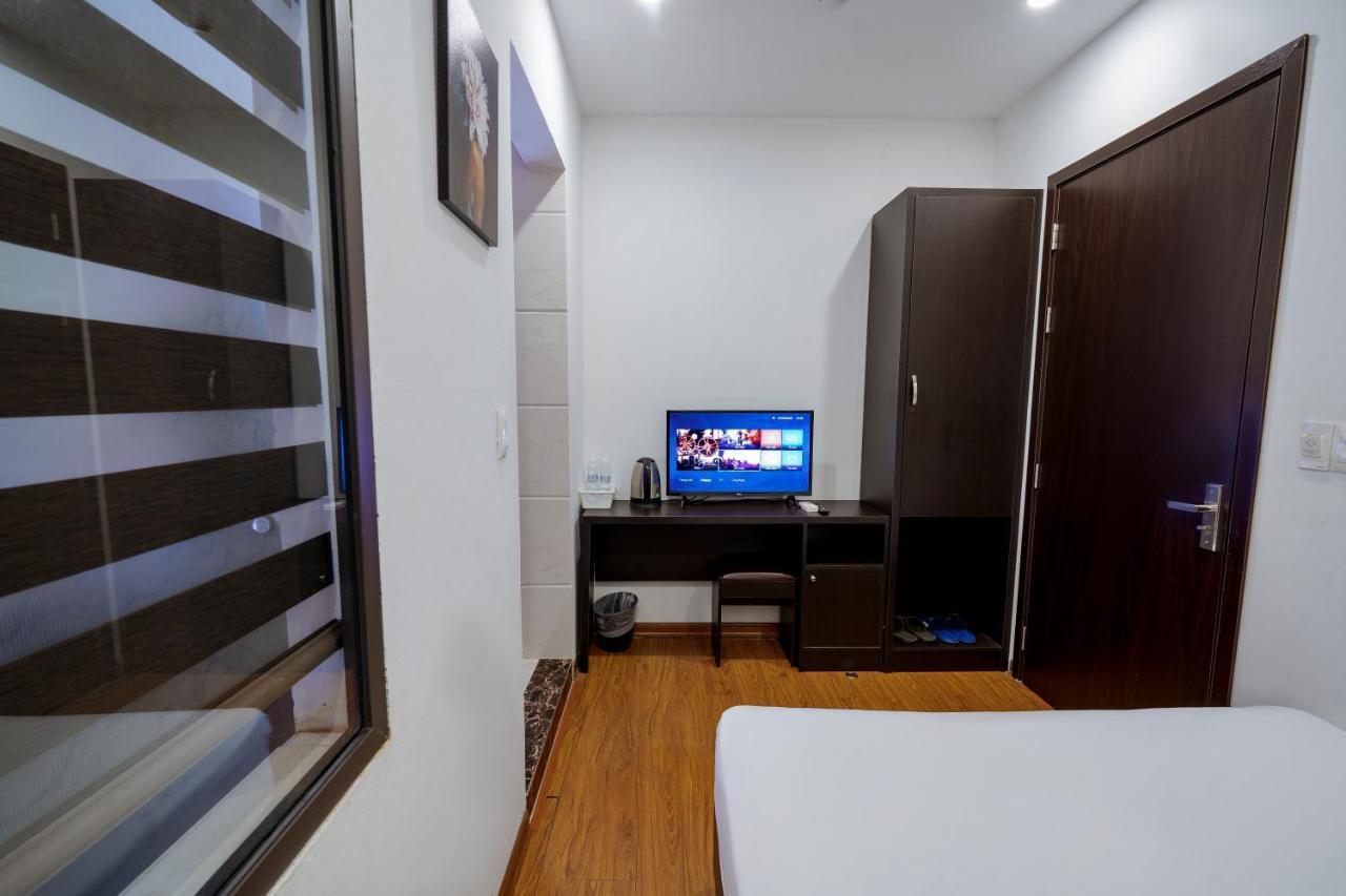 Ivy Hotel Ha Long Bagian luar foto