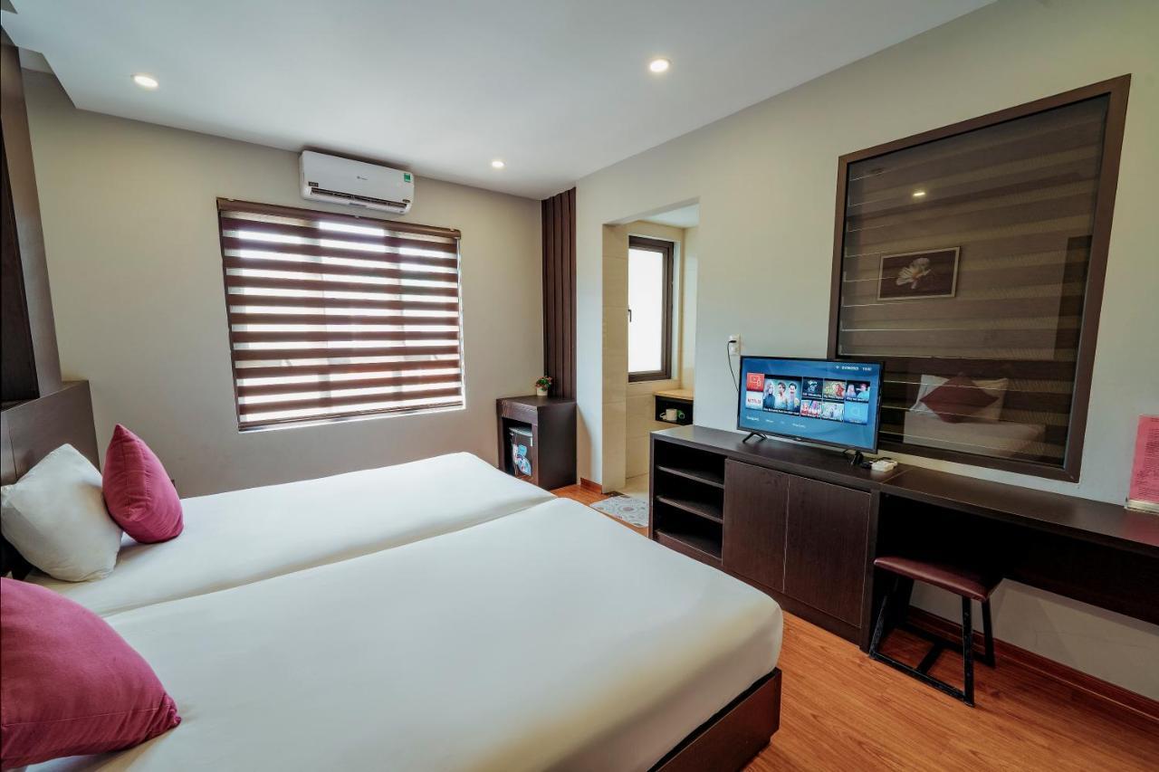 Ivy Hotel Ha Long Bagian luar foto