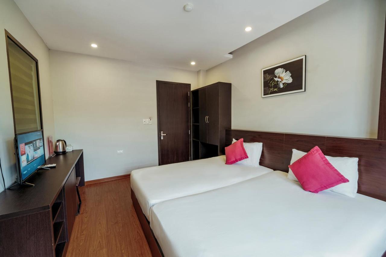 Ivy Hotel Ha Long Bagian luar foto
