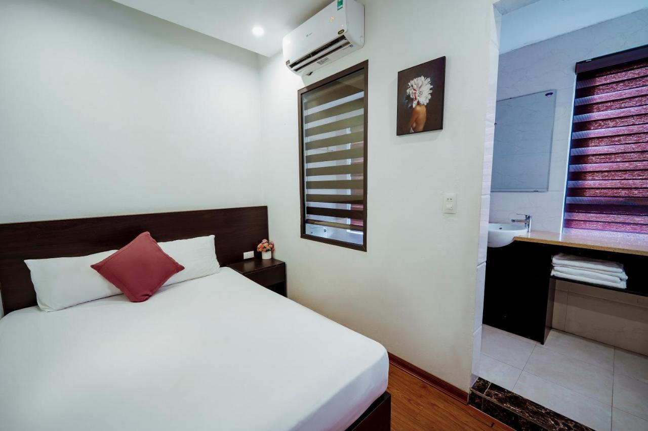 Ivy Hotel Ha Long Bagian luar foto