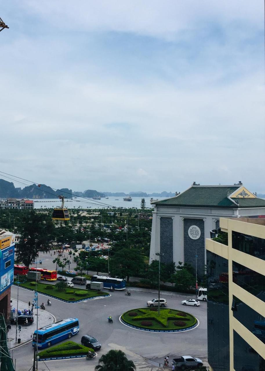 Ivy Hotel Ha Long Bagian luar foto