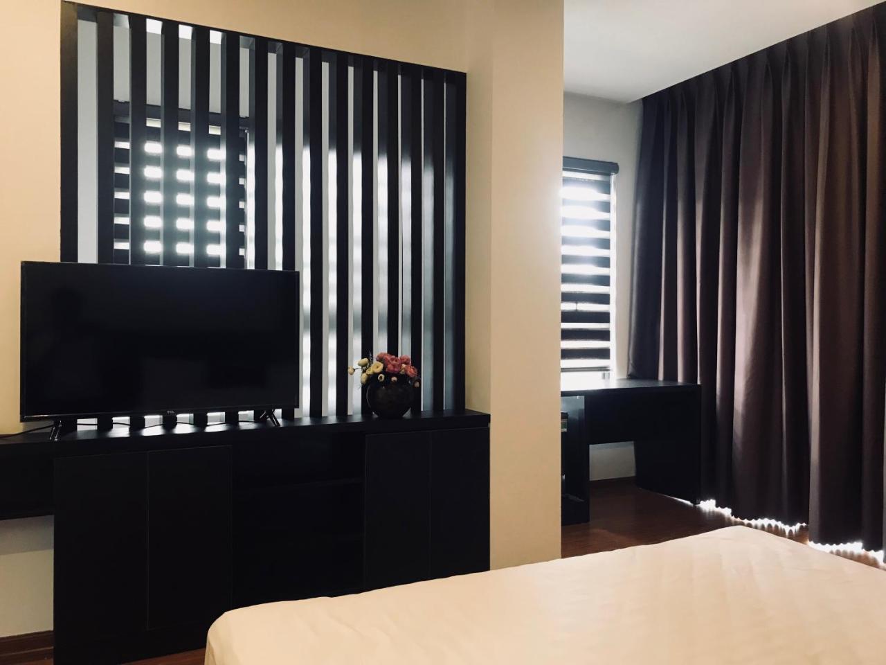 Ivy Hotel Ha Long Bagian luar foto